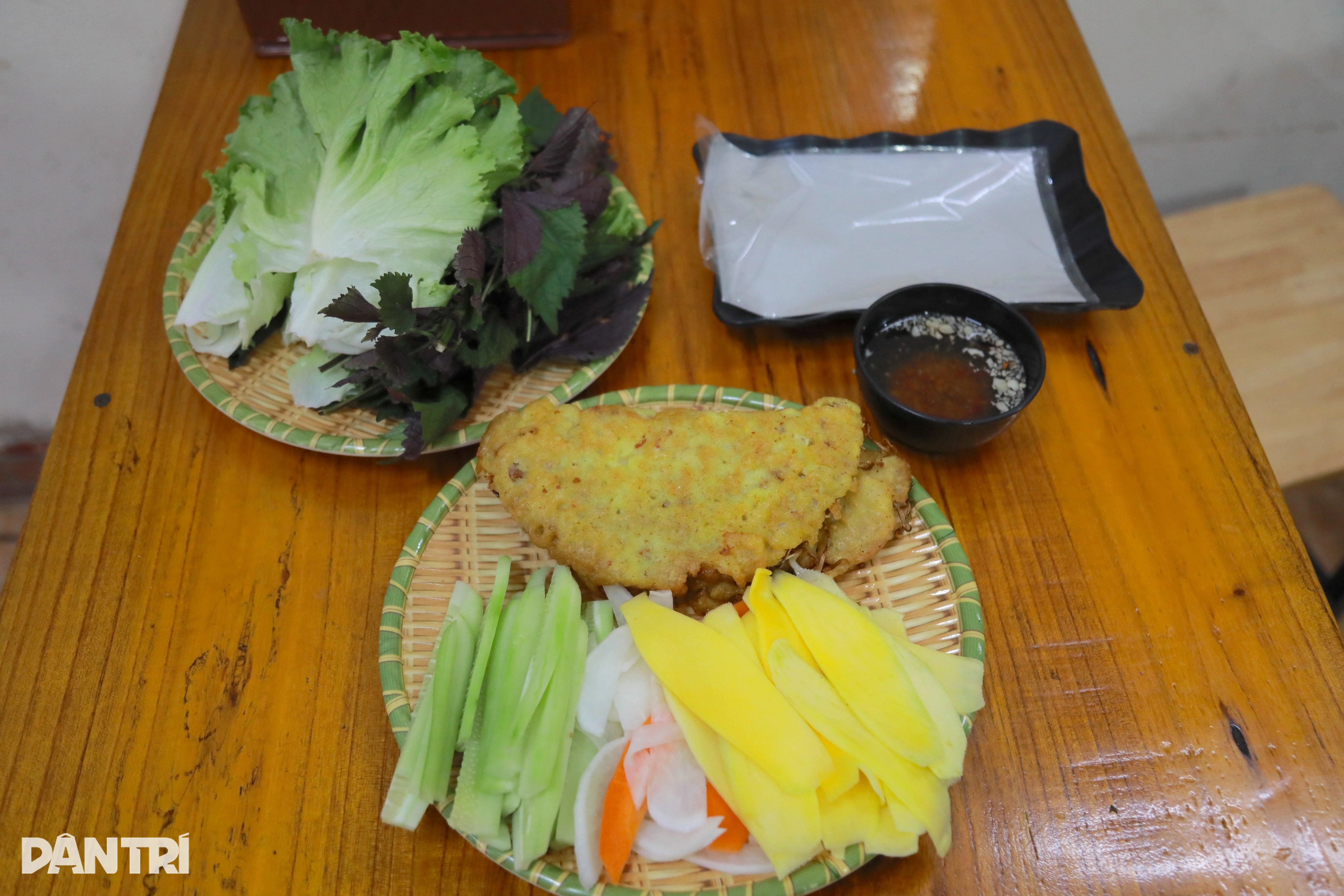 Tổng thống Lee Jae Myung v&agrave; Phu nh&acirc;n tại qu&aacute;n b&aacute;nh x&egrave;o