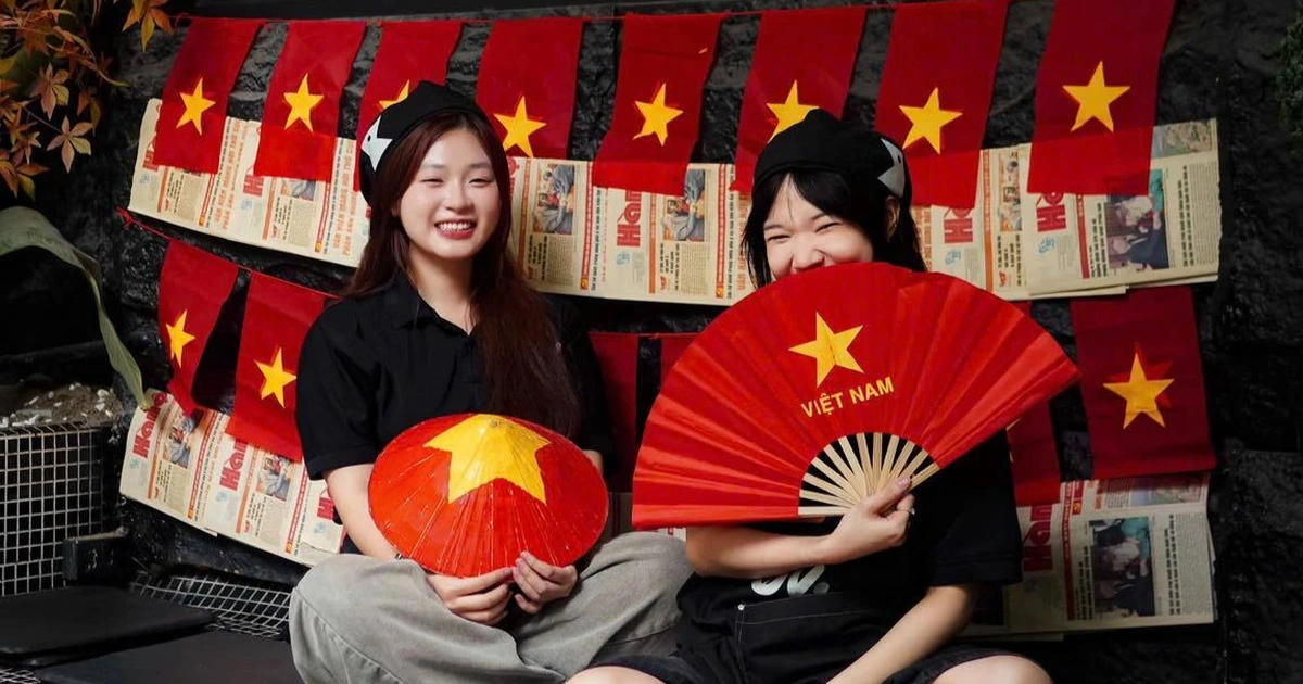 Top 5 Quán Cà Phê “Nhuộm Đỏ” Sắc Cờ Sao Vàng Check-in Cực Chất Tại Hà Nội