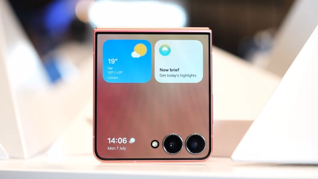 Galaxy Z Flip7 nâng cấp vượt trội với màn hình ngoài tần số quét 120Hz Điều tôi thích ở màn hình của Galaxy Z Flip7- Ảnh 3.