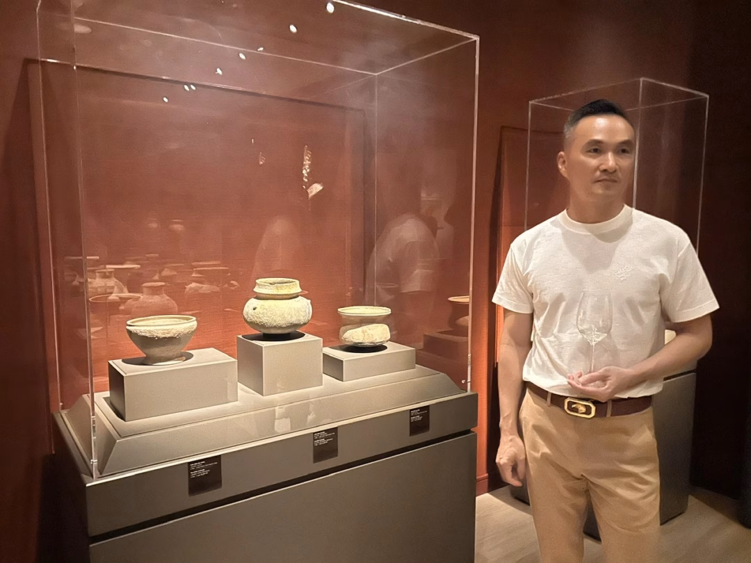 Chi Bảo: Từ Nam Thần Màn Ảnh Đến Đại Gia Bất Động Sản Nam nghệ sĩ hiện đảm nhận vị trí giám đốc Bảo tàng Gốm thời dựng nước