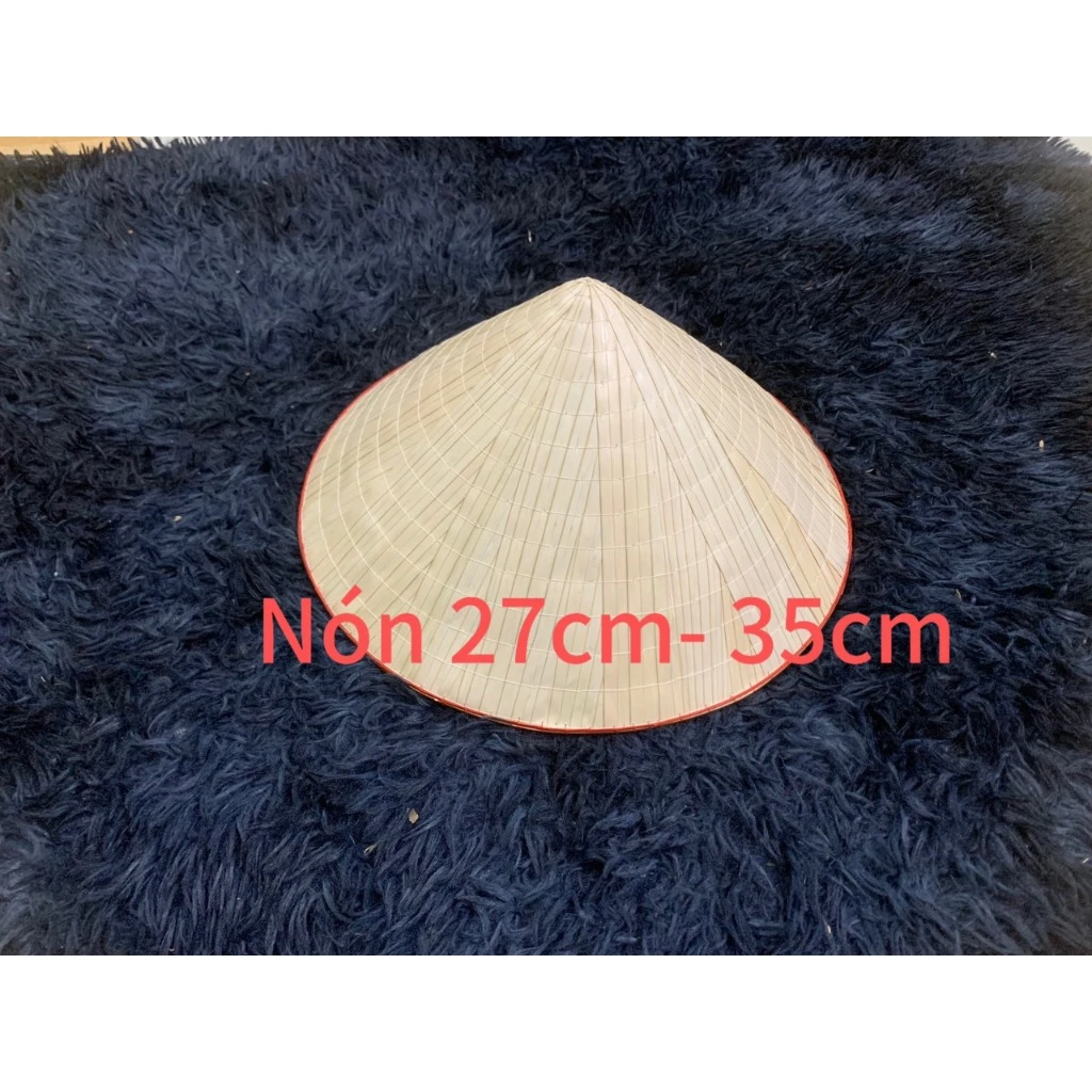 Làm sao để chọn nón lá trang trí phù hợp cho không gian Tết mà không biết cỡ đầu của các thành viên trong gia đình?