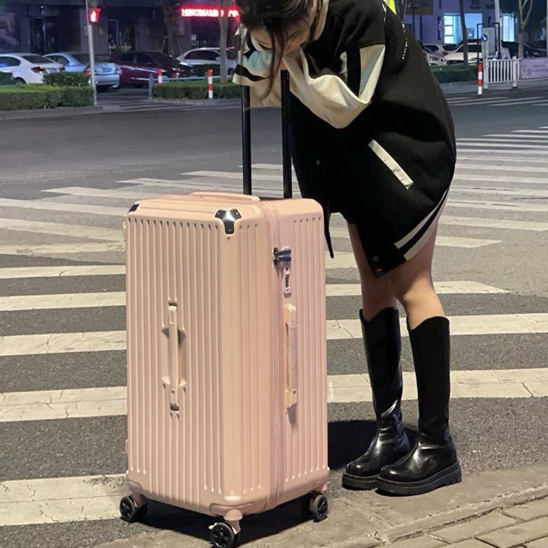 Làm thế nào để chọn vali du lịch phù hợp cho chuyến đi xa mà không bị trầy xước chỉ sau vài sử dụng?