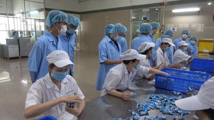 Tích cực xây dựng và ban hành các quy chuẩn, tiêu chuẩn Đoàn công tác của Bộ Công Thương kiểm tra cơ sở sản xuất kinh doanh