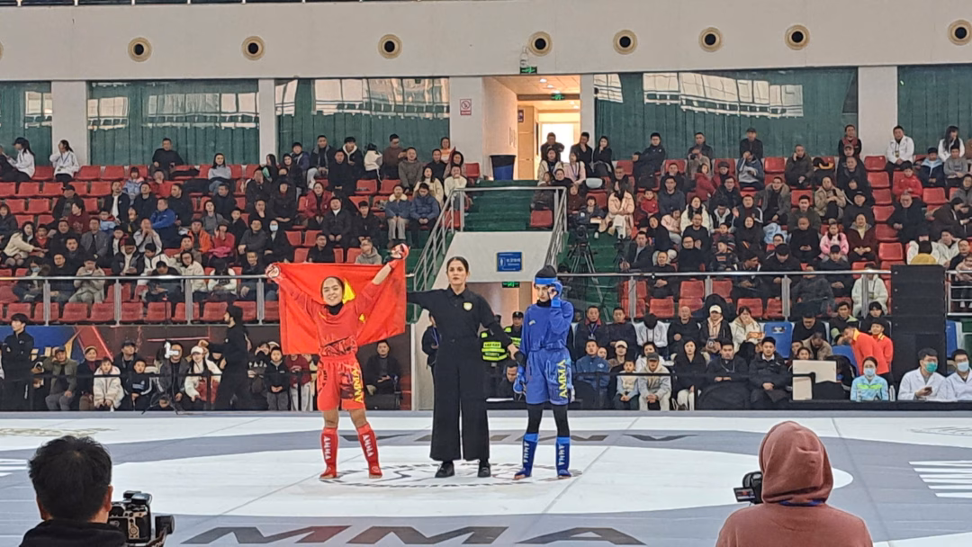 Lò Thị Phung trong khoảnh khắc quyết định Lò Thị Phung trong trận chung kết MMA châu Á 2026