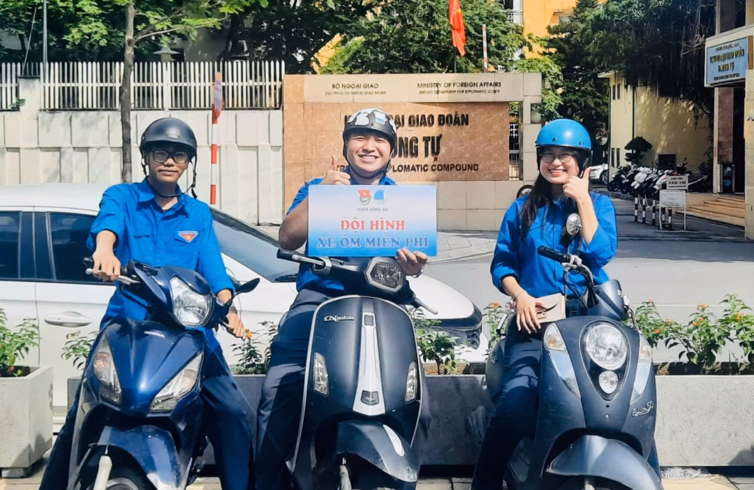 Đội hình tình nguyện Đội hình tình nguyện của Đoàn Thanh niên quận Đống Đa