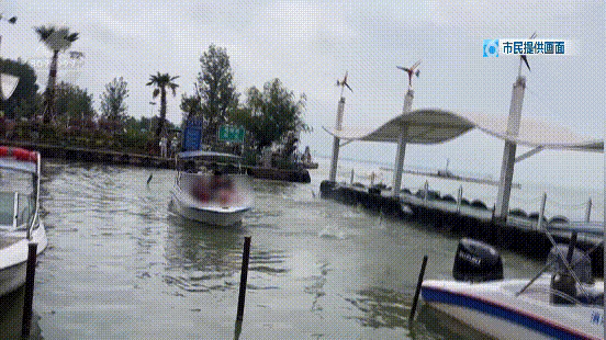 Khung cảnh hồ Điền Trì Khung cảnh tại hồ Điền Trì