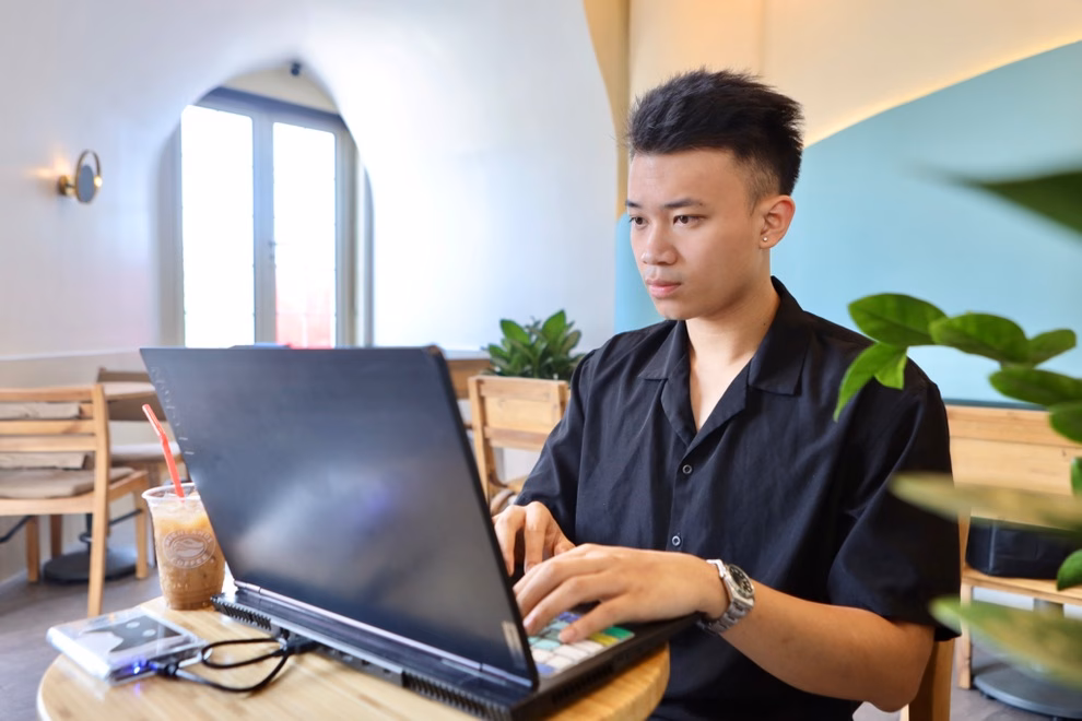 Đỗ Hưng sử dụng Veo3 AI để xây kênh TikTok của mình Đỗ Hưng sử dụng Veo3 AI để xây kênh TikTok của mình