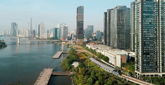 Căn hộ hàng hiệu Marriott sắp ra mắt tại Grand Marina, Saigon Toàn cảnh tòa Lake với vị trí đắc địa ven sông Sài Gòn. Ảnh: Masterise Homes