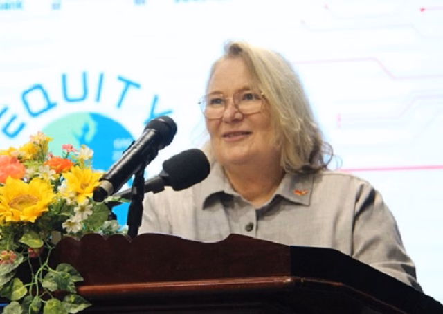 Khơi dậy đam mê công nghệ với cuộc thi Robotacon ở Gia Lai Bà Vibeke Holtum Bendix Nørgaard phát biểu tại Lễ bế mạc. Ảnh: T.M