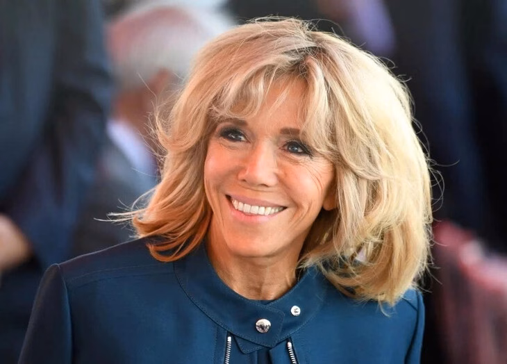 Đệ nhất phu nhân Pháp Brigitte Macron và phong cách thời trang tinh tế Brigitte Macron cho biết phong cách thời trang của bà thường xuyên nhận được nhiều lời bình luận - Ảnh: Patrick Aventurier