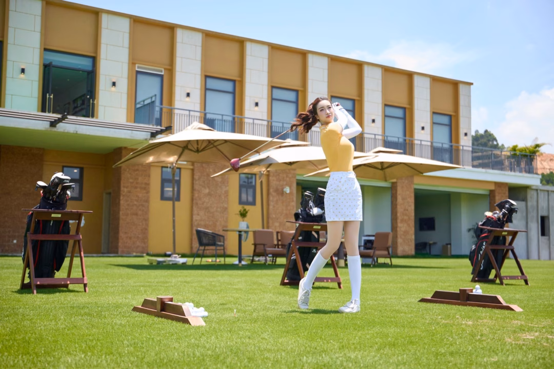 Đỗ Mỹ Linh lên nắm vai trò mới, cú hích giúp hình ảnh golf thêm trẻ trung "Phó Chủ tịch" Đỗ Mỹ Linh giữ vai trò mới ở tập đoàn nghìn tỷ nhà bầu Hiển, visual đỉnh chóp, chân dài gây sốt!- Ảnh 2.