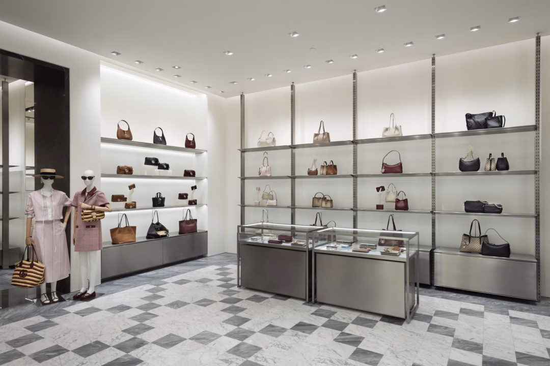 Gucci mở boutique lớn nhất tại TP HCM Hinh anh Gucci khai trương không gian boutique đậm chất Ý tại TP.HCM 7