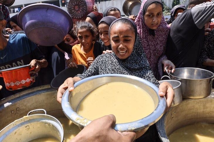 Israel cho phép thả hàng viện trợ vào Gaza, nhưng liệu có giúp缓解 khủng hoảng? Israel cho phép thả hàng viện trợ xuống Gaza sau làn sóng chỉ trích quốc tế - Ảnh 5.
