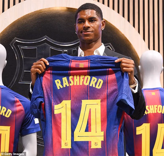 Tiền vệ Rashford tái hợp bạn gái cũ sau khi chuyển đến Barca Rashford đang bắt đầu hành trình mới cùng Barcelona, và anh lại có Lucia bên cạnh