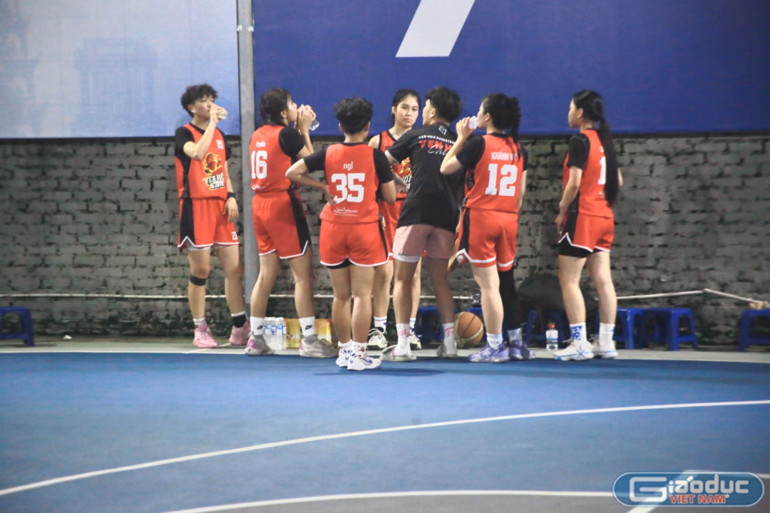 U18 nữ Trường Tây Hồ ngược dòng giành chiến thắng nghẹt thở tại giải bóng rổ