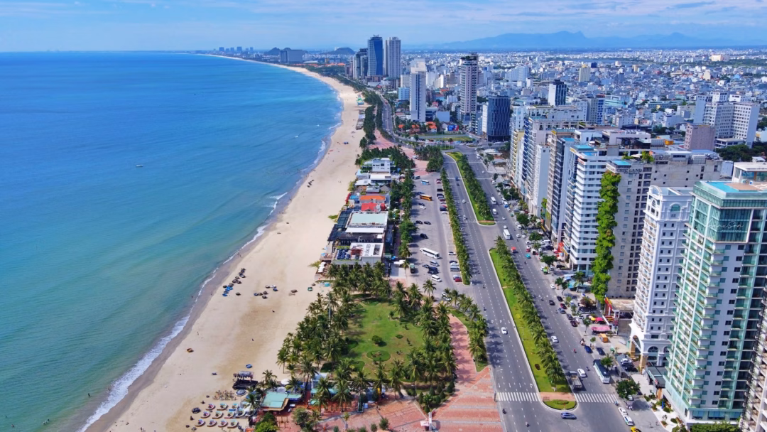 Chuyển đổi số đô thị: Bài toán hạ tầng và công nghệ cho tương lai Đà Nẵng chuyển mình thành đô thị số từ những định hướng liên quan đến dữ liệu và nền tảng số. Ảnh: XUÂN SƠN