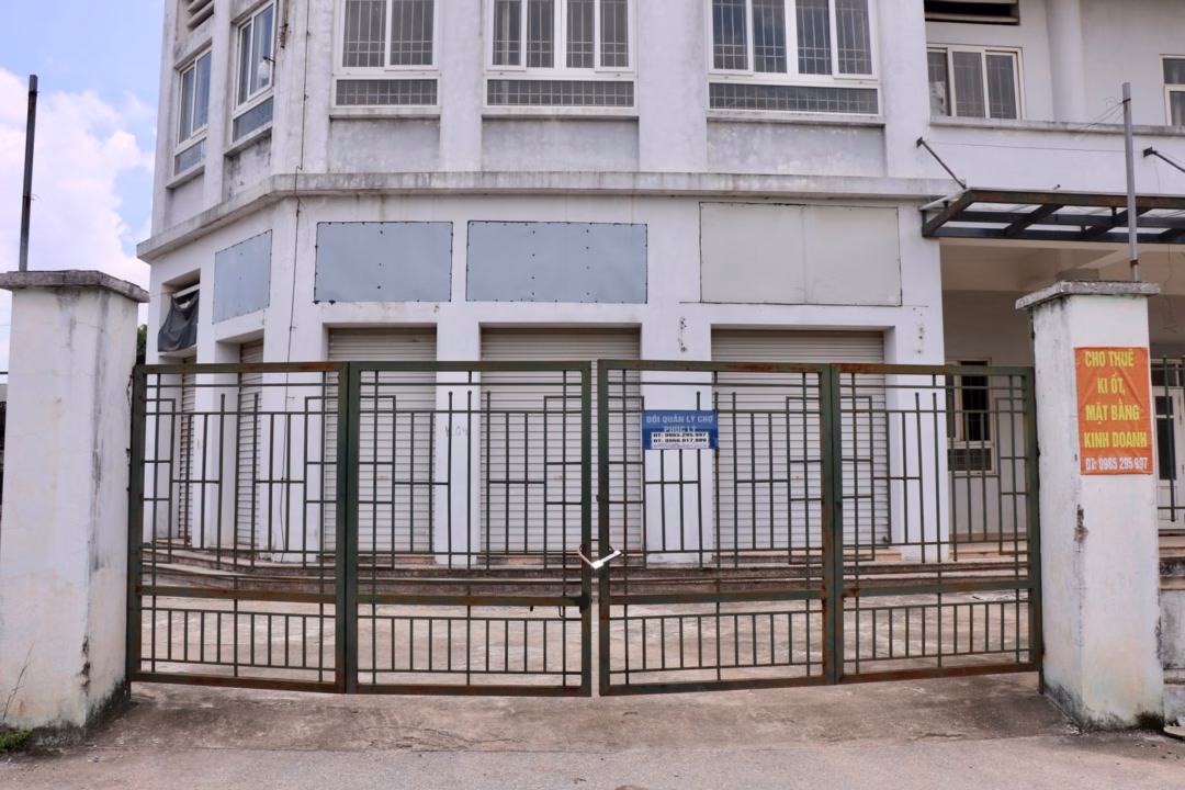 Hai chợ nghìn tỷ đồng bỏ hoang ở Hà Nội Chợ Phúc Lý (quận Bắc Từ Liêm cũ) đang trong tình trạng bỏ không.