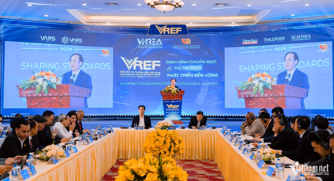 Gần 3.000 dự &aacute;n bất động sản đang vướng mắc