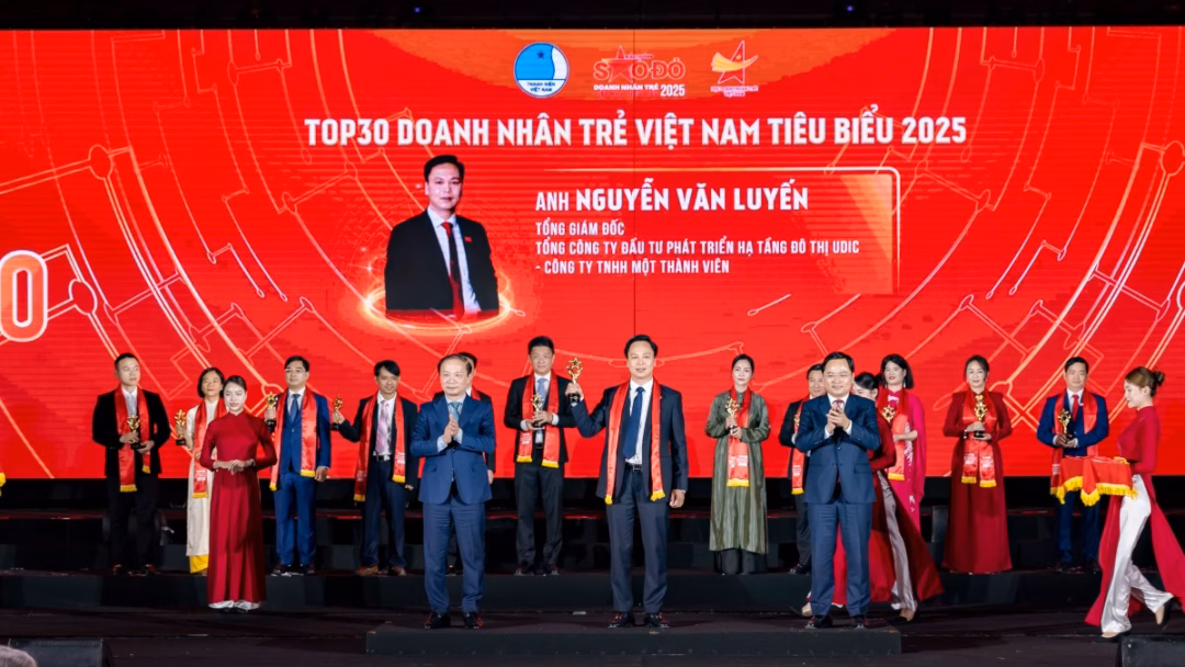 Nguyễn Văn Luyến nhận giải Doanh nhân trẻ tiêu biểu 2025 Nguyễn Văn Luyến nhận giải Doanh nhân trẻ tiêu biểu 2025