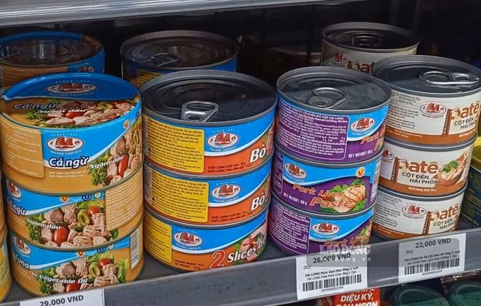 Sản phẩm đồ hộp b&agrave;y b&aacute;n tr&ecirc;n thị trường