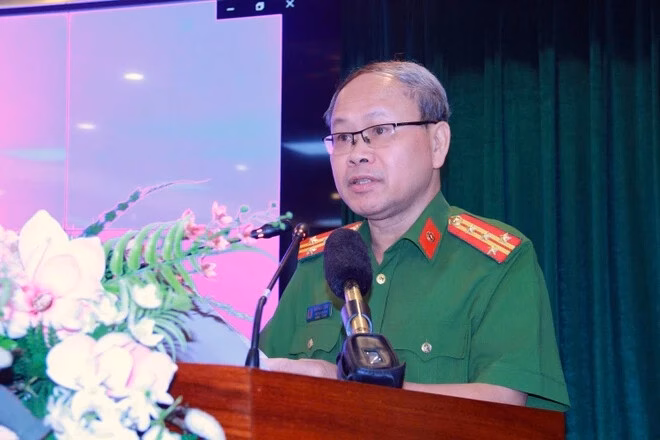 Ứng dụng VNeID mang lại 40 tiện ích, tạo thuận lợi cho cuộc sống của người dân và doanh nghiệp Người dân yên tâm chờ để được điều chỉnh thông tin trên VNeID
