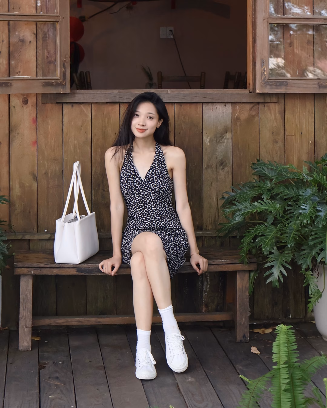 Lookbook bị chê ‘thô sơ’ của Libé: Liệu có ảnh hưởng đến doanh số? Trước thời điểm tung ra lookbook mới, LIBÉ những tháng gần đây vẫn theo đuổi hình ảnh tươi sáng, trong trẻo dù vẫn giữ tinh thần thiết kế.