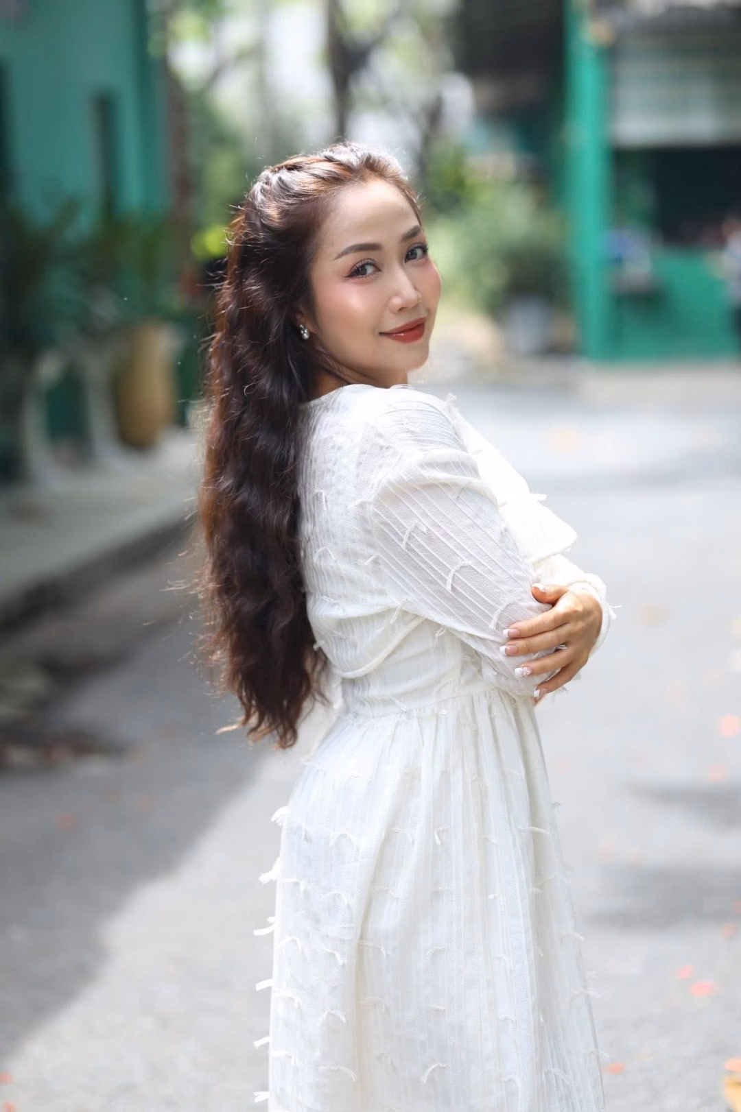 Ốc Thanh Vân hé mở dự án điện ảnh mới sau thời gian sống ở Australia Từ đầu năm, Ốc Thanh Vân về Việt Nam sống hẳn sau một năm ở Australia. Nữ diễn viên nói một trong những lý do thôi thúc cô về nước là nhớ nhà.
