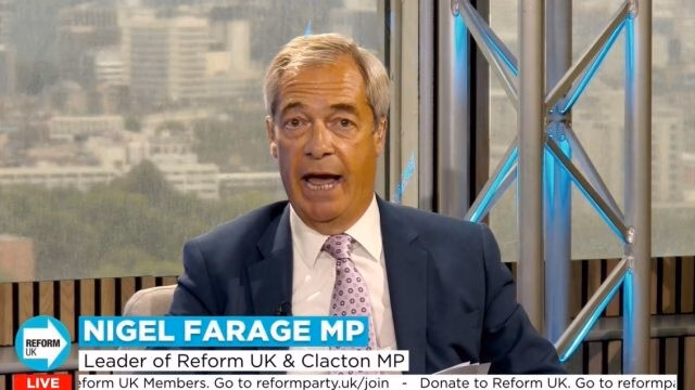 Anh Quốc: Chiến dịch phản công nhanh chóng của Đảng Cải cách sau loạt tranh cãi Reform UK’s chairman Zia Yusuf joined Nigel Farage in his rebuttal broadcast (Photo: Reform UK)