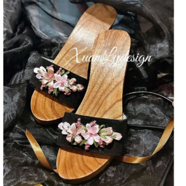 Tôi đã thử Guốc Mộc Thêu Tay Bloomy và đây là điều tôi tiếc khi không biết sớm hơn