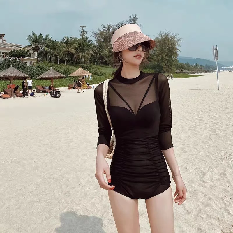 Tôi mặc đồ bơi có gọng và áo ren ngoài như thế nào để tự tin xuống biển mà không lo hớ hênh?