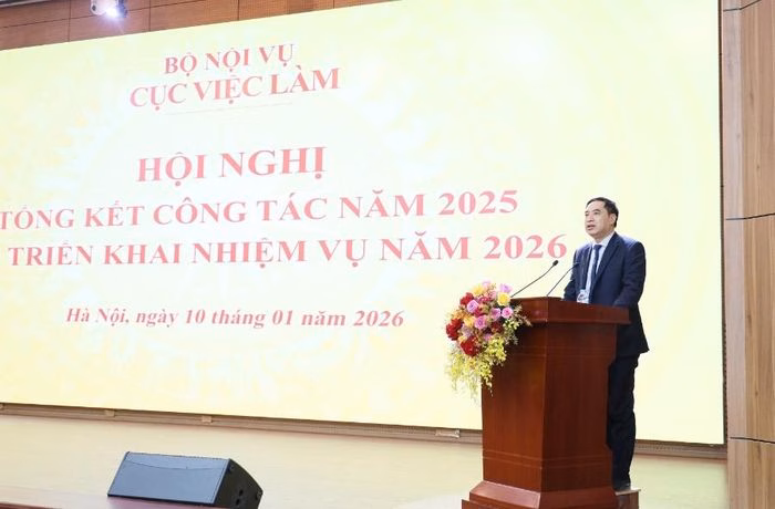 Cục trưởng Cục Việc l&agrave;m Vũ Trọng B&igrave;nh ph&aacute;t biểu tại hội nghị