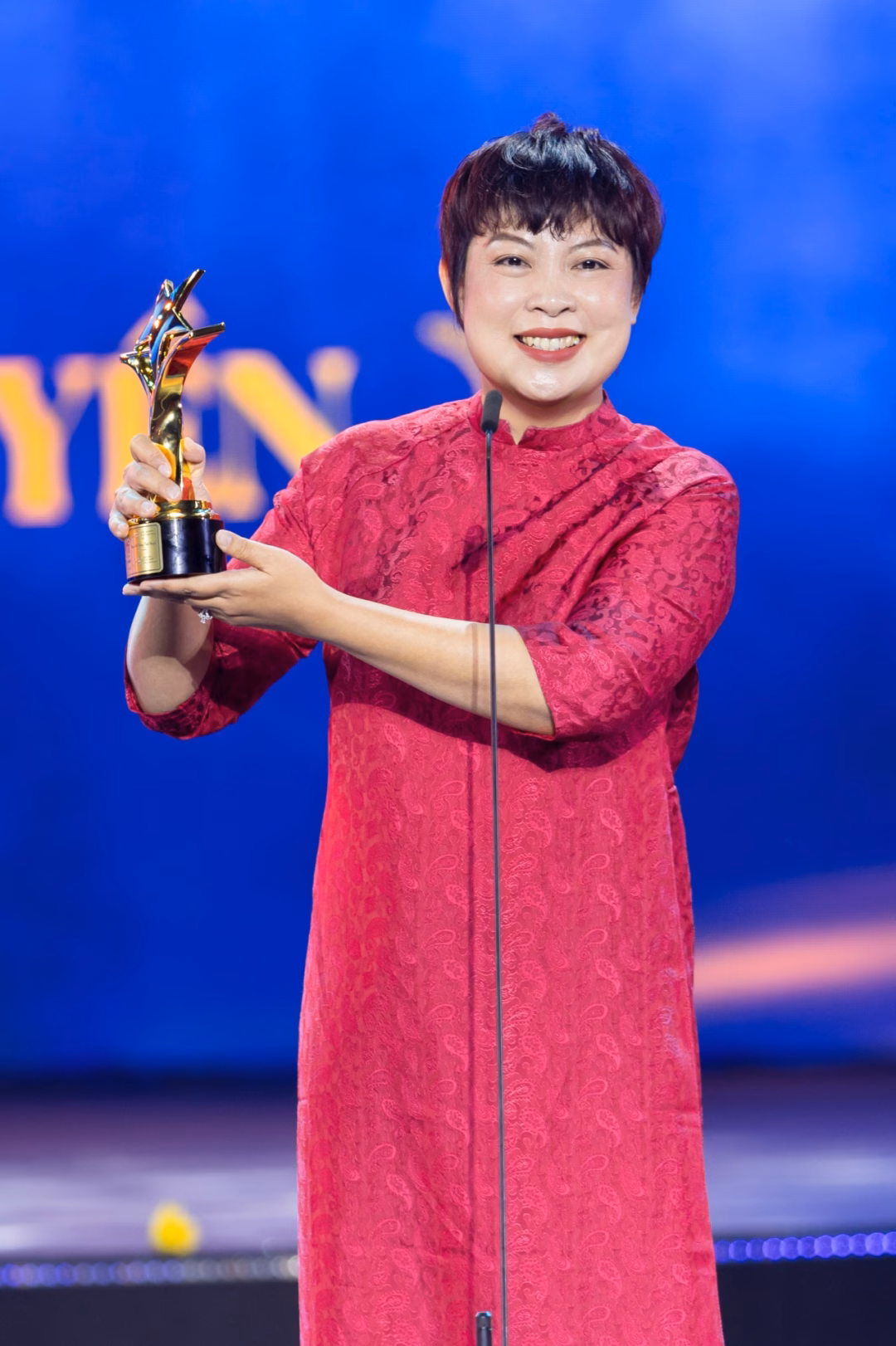 Đạo diễn NSƯT Đặng Th&aacute;i Huyền chia sẻ niềm vui