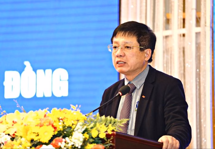 &Ocirc;ng Hồ Sỹ H&ugrave;ng - Chủ tịch Li&ecirc;n đo&agrave;n VCCI n&ecirc;u quan điểm tại hội thảo