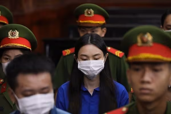 Viện Kiểm sát đề nghị án 2‑2,5 năm cho Quang Linh và Thùy Tiên trong vụ lừa đảo Kẹo Kera