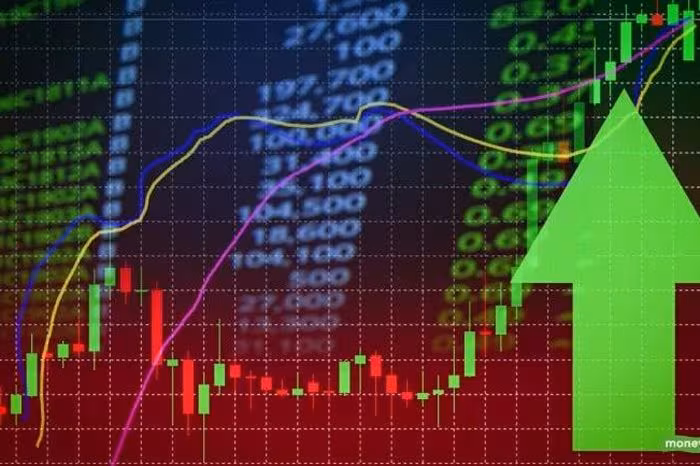 VN Index đạt đỉnh mới, thị trường chứng khoán khởi sắc