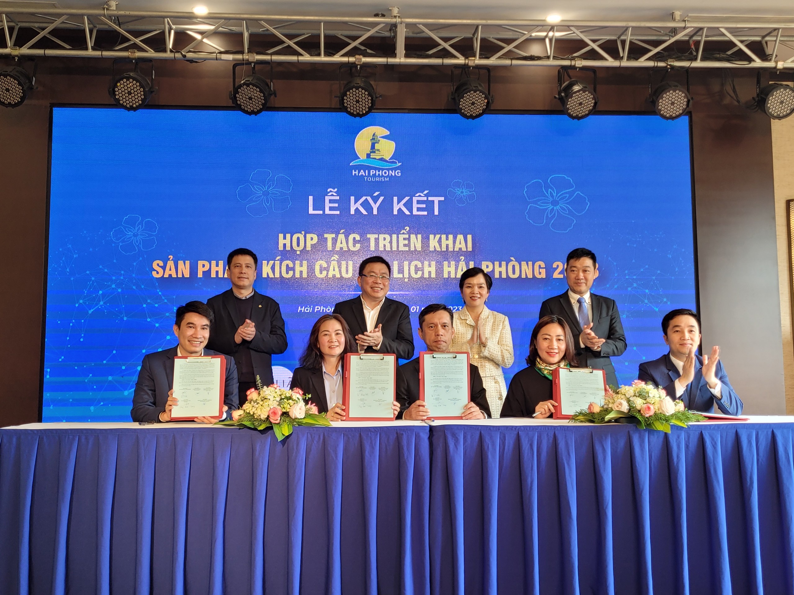 Ký kết Hợp tác triển khai sản phẩm kích cầu du lịch Hải Phòng năm 2023