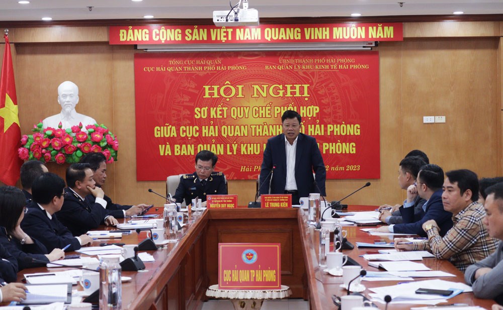 Ông Lê Trung Kiên, Trưởng Ban Quản lý Khu kinh tế Hải Phòng phát biểu tại Hội nghị. Ảnh: Thanh Sơn