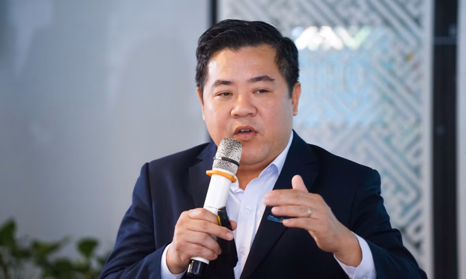 Ông Phạm Văn Quân Ông Phạm Văn Quân, chuyên gia Chuyển đổi số Quốc gia và Giám đốc công ty cổ phần công nghệ Checkee