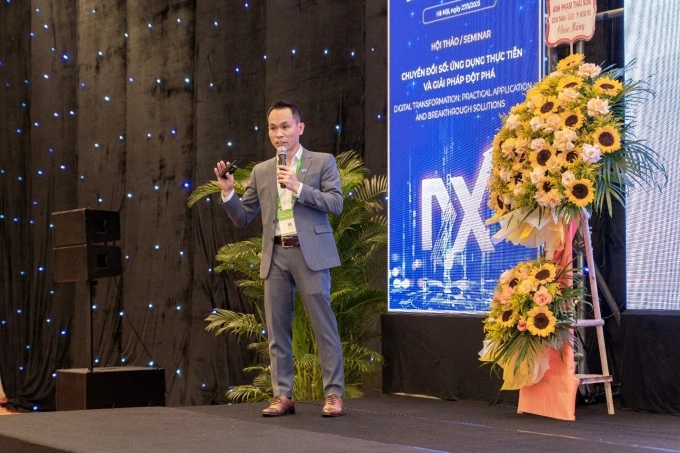 Ông Trần Vinh phát biểu tại diễn đàn Ông Trần Vinh, CEO của nền tảng vận hành số Cleeksy phát biểu tại diễn đàn Vietnam – Asia DX Summit 2025