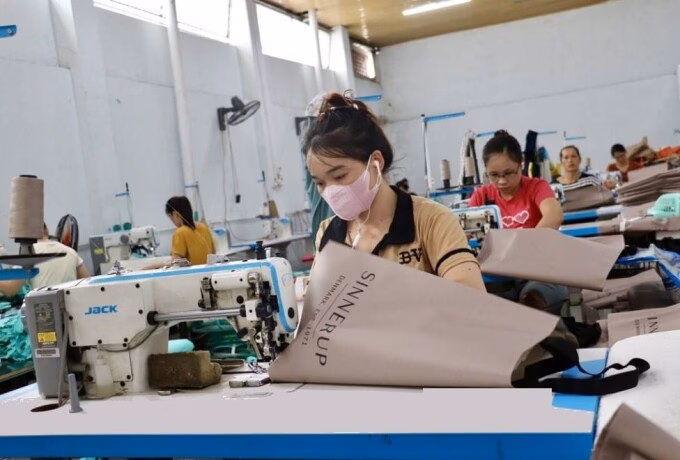 Lạng Sơn thu hút hơn 63.000 tỷ đồng vốn đầu tư trong 6 tháng đầu năm Công tác san lấp mặt bằng tại khu công nghiệp VSIP Lạng Sơn. Ảnh: Báo Lạng Sơn