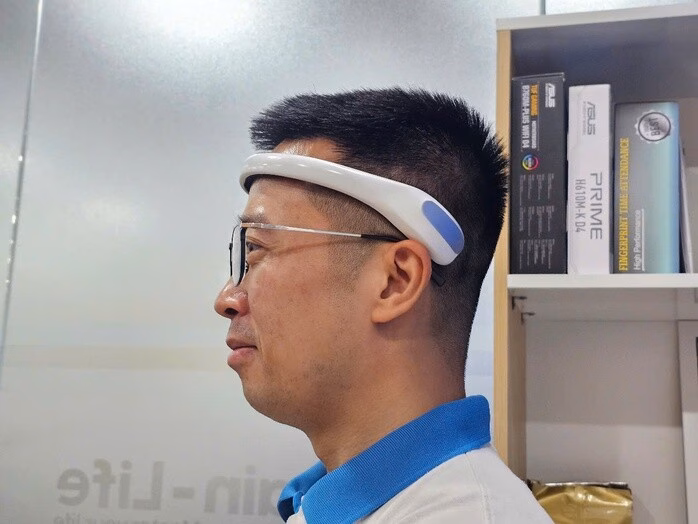 Startup Việt ra mắt thiết bị giám sát sức khỏe tinh thần đấu Apple Watch Sản phẩm thu hút trải nghiệm người dùng