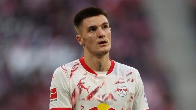 Đội bóng Pháp nhận 9,4 triệu euro từ vụ chuyển nhượng ngôi sao trẻ Klopp ngan Sesko den MU hinh anh