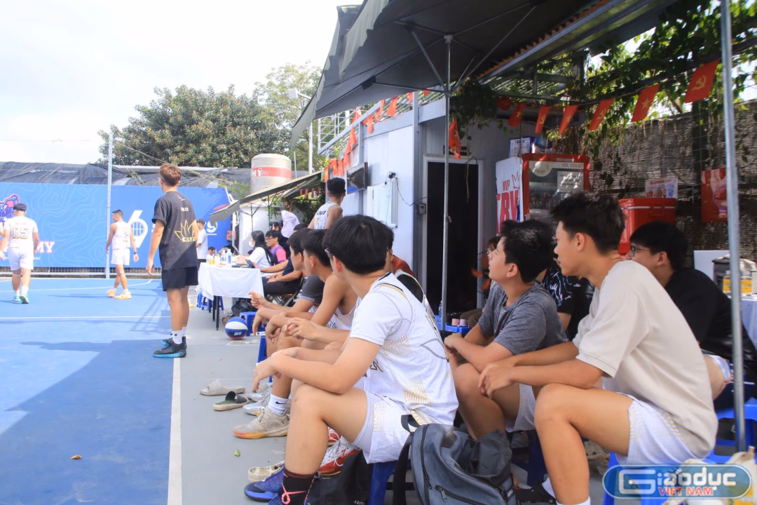Đội bóng rổ Nguyễn Trãi thắng nghẹt thở Kim Liên trong trận mở màn U18 nam GMB League 2025