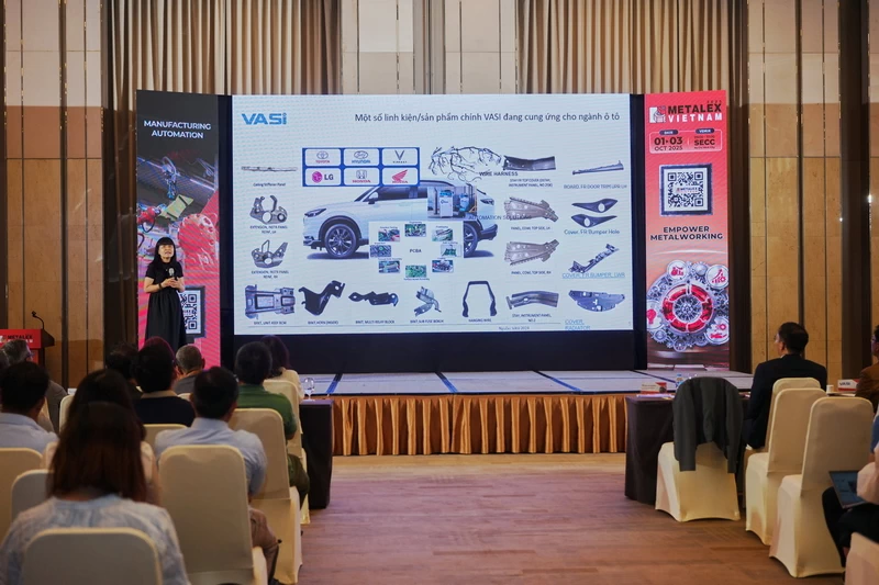 M-TALKS 2025: Cơ hội bứt phá chuỗi giá trị ngành cơ khí Việt Nam Bà Trương Thị Chí Bình, Phó Chủ tịch, Tổng Thư ký Hiệp hội Công nghiệp hỗ trợ Việt Nam (VASI), tại sự kiện RX Tradex M-Talks Metalex.
