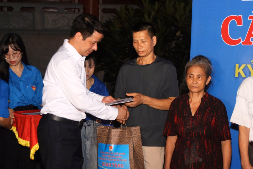 Trung ương tổ chức hành trình về nguồn và tri ân anh hùng liệt sĩ tại Tuyên Quang