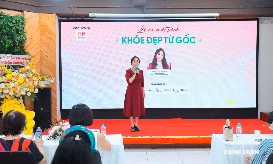TS. Vũ Thị Thu Hương – nguyên Phó Giám đốc Khu Liên hợp Thể thao Quốc gia nhận định: Đây là một tư liệu quý giá cho tất cả mọi người, không riêng gì chị em phụ nữ. Có nhiều cách để giảm cân, để khỏe đẹp, nhưng với Thu Hương, điều đáng quý là tinh thần khoa học, quá trình thực nghiệm nghiêm túc với chính bản thân mình trong suốt hai năm...