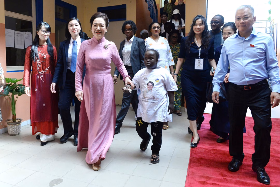 Việt Nam – Senegal tăng cường hợp tác bảo vệ người khuyết tật Phu nhân Chủ tịch Quốc hội Nguyễn Thị Thanh Nga thăm Trung tâm Hỗ trợ trẻ em và thanh thiếu niên khuyết tật trí tuệ ESTEL