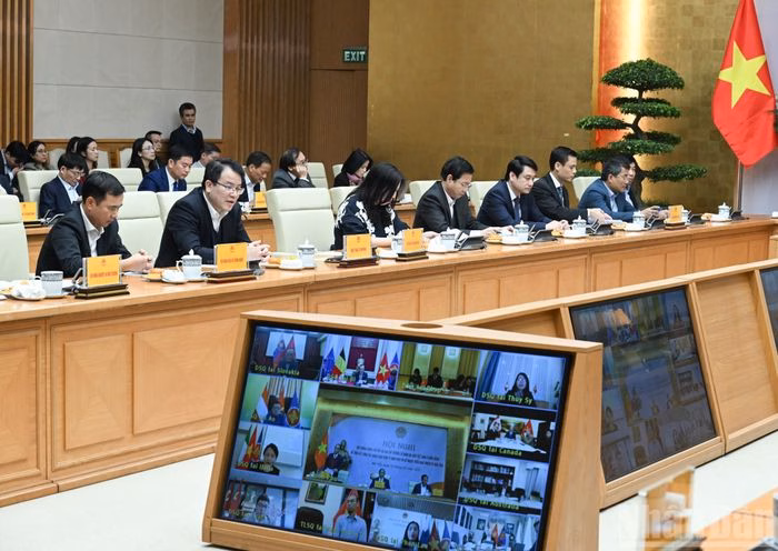 C&aacute;c đại biểu tham dự hội nghị tại điểm cầu H&agrave; Nội