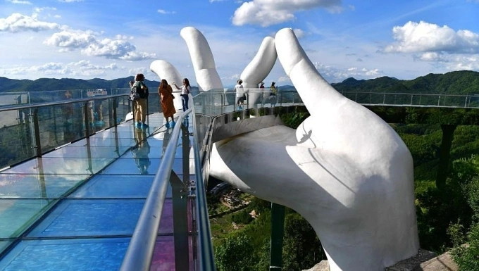 Cầu Th&aacute;i Hồng Ti&ecirc;n Thủ ở Trung Quốc