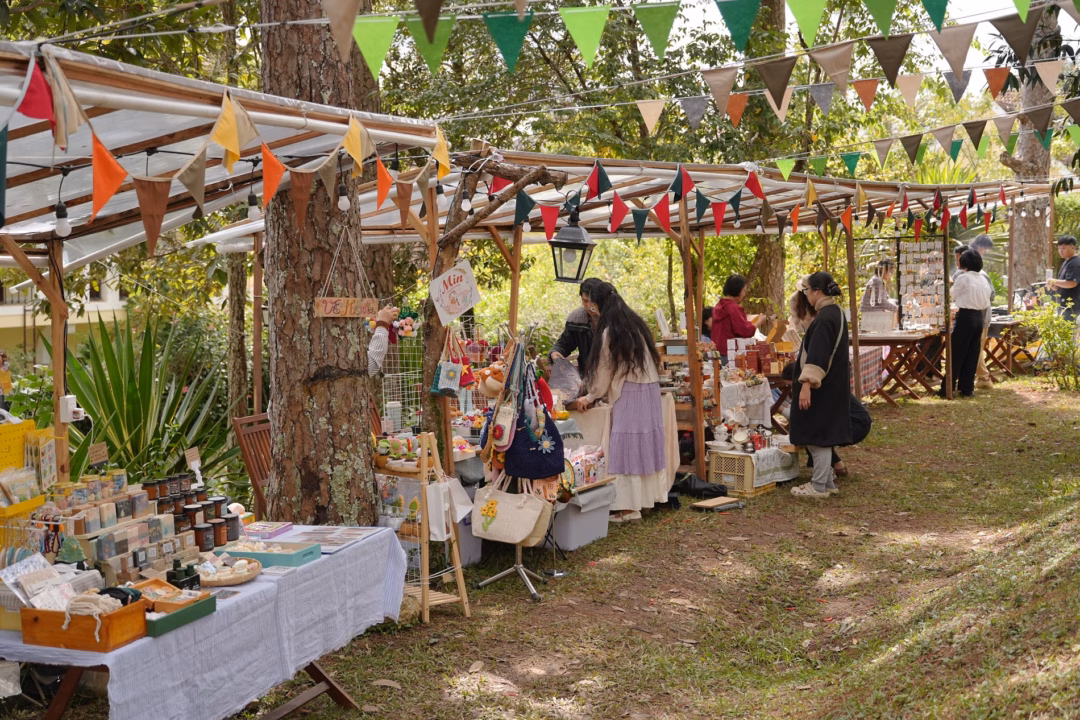 Phi&ecirc;n chợ giao m&ugrave;a tại Ana Mandara Villas Dalat